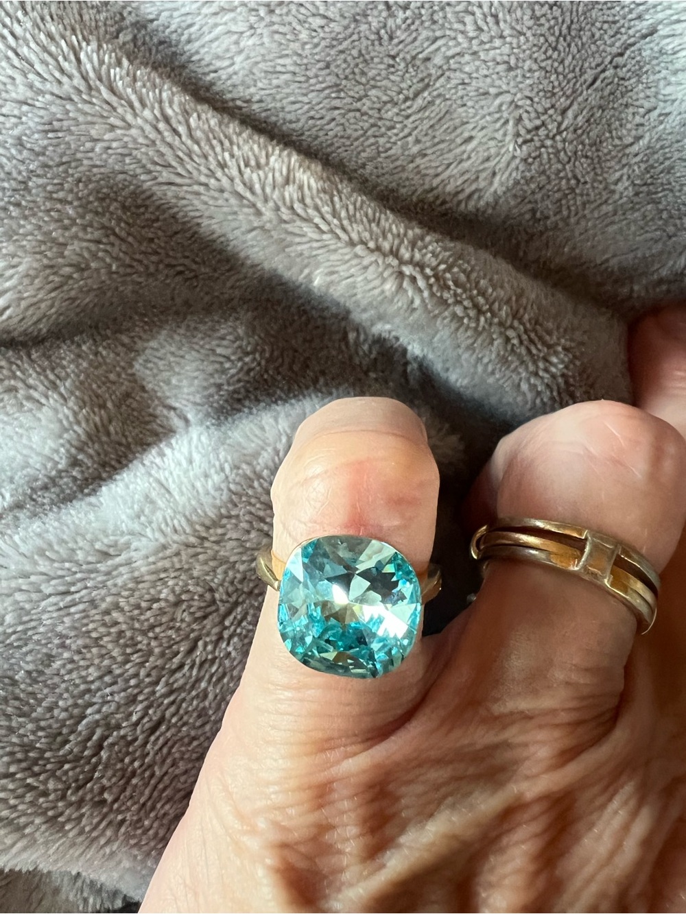 Alexa Rae Beautiful Aqua Stone, Gold Tone Ring, Size 5.5, new without tags